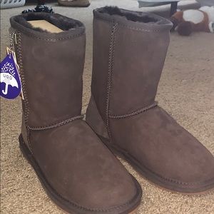 Classic Short II in Chocolate BRAND NEW